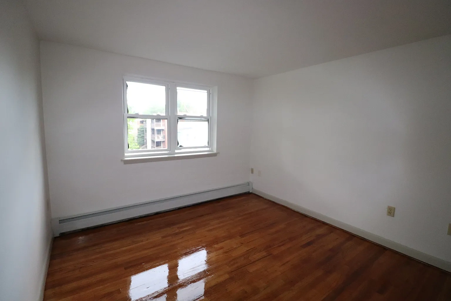 180 Bond St / Theo Investments LLC – photo 2