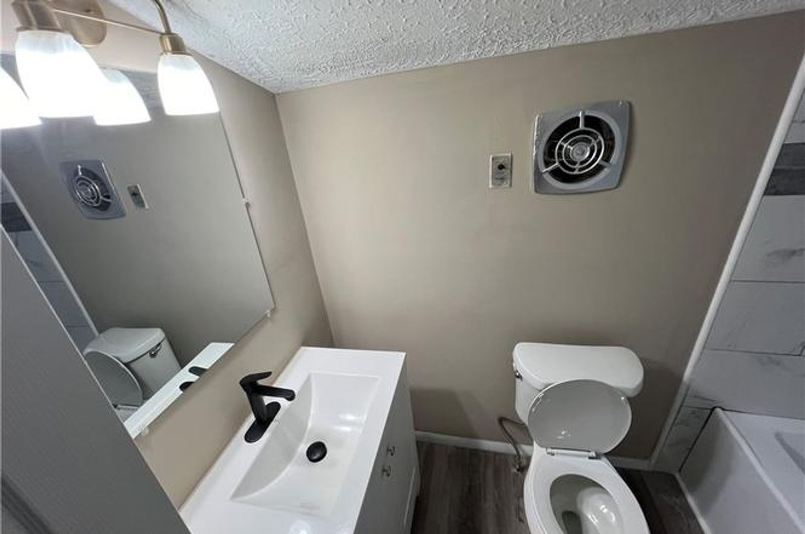 4617 E 173rd St – photo 2