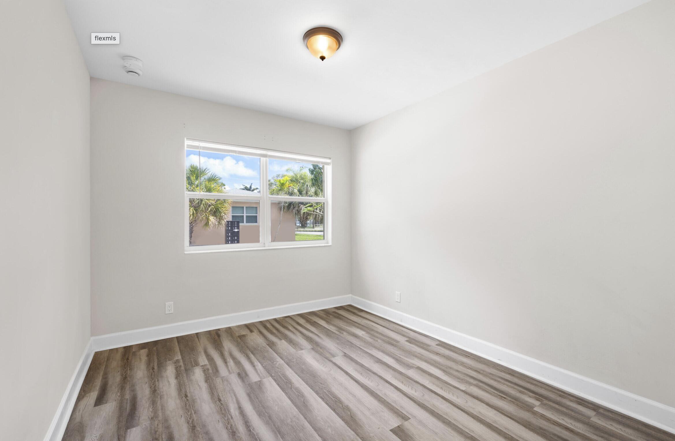 409 50th St – photo 3