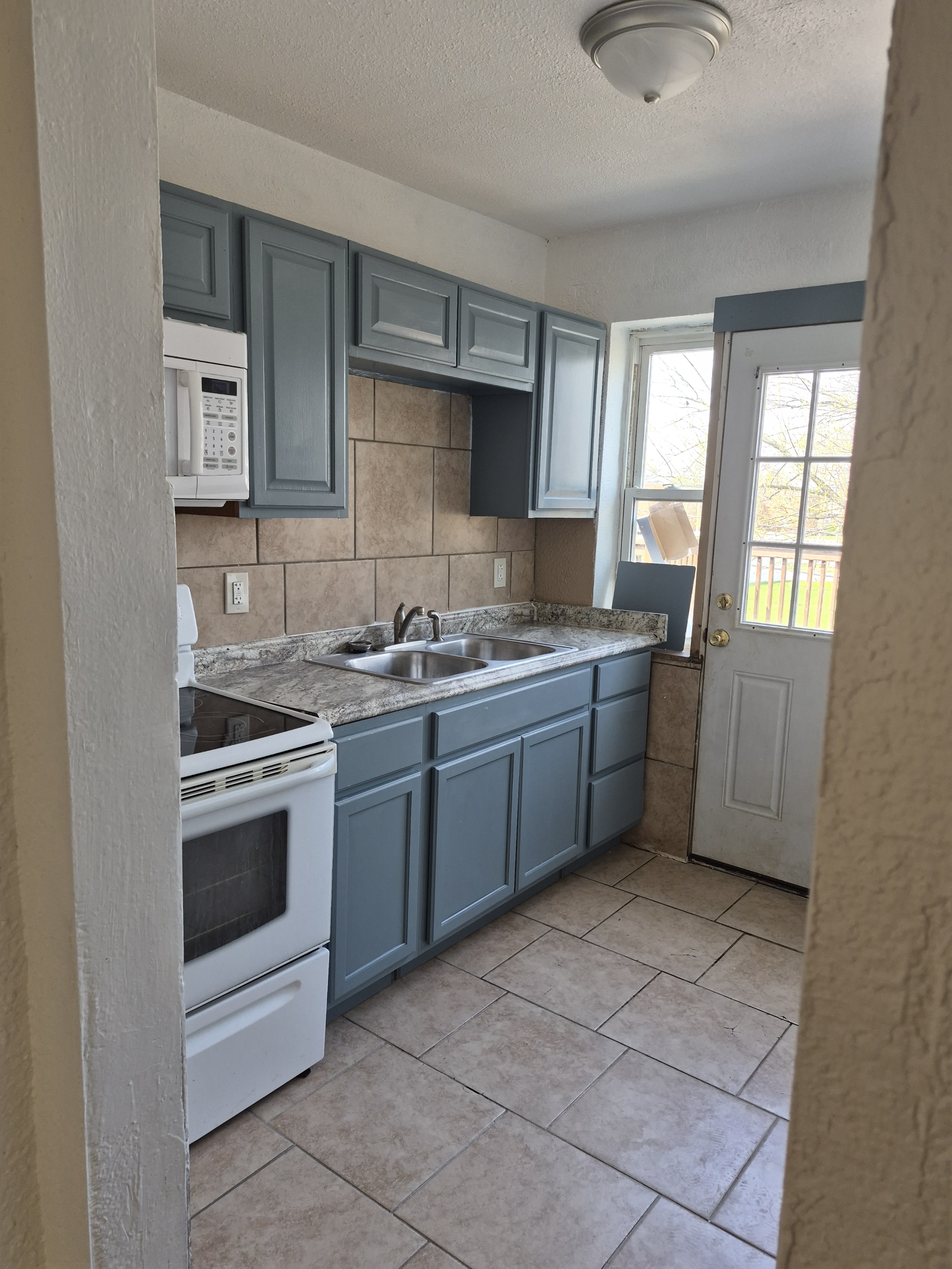 35 N Wright Ave – photo 3