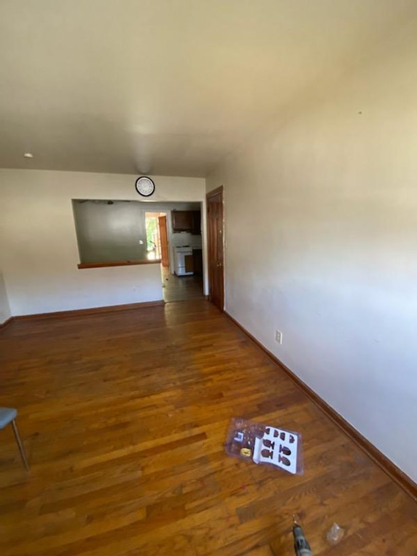 521 E Broad St unit 521 E Broad St - Apt A – photo 2