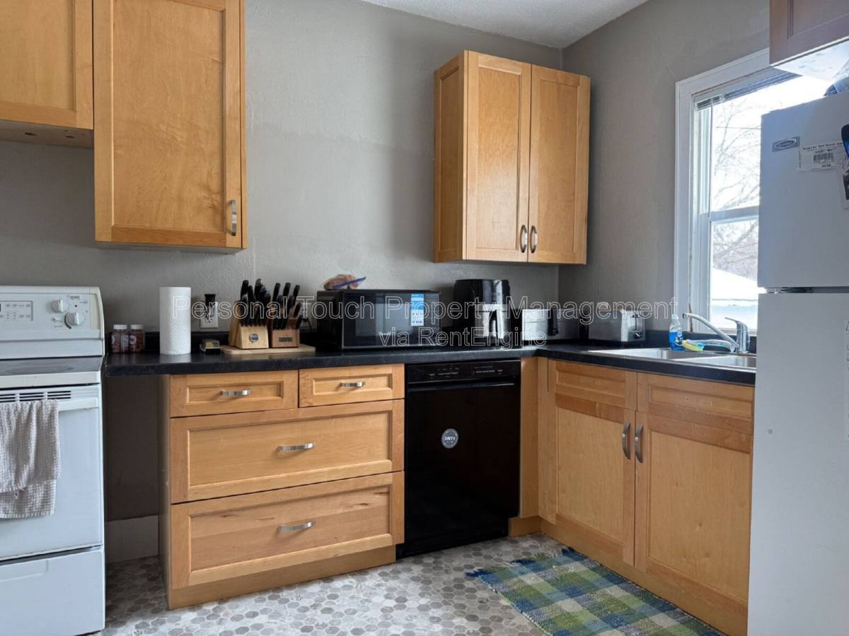 606 5th St S – photo 1