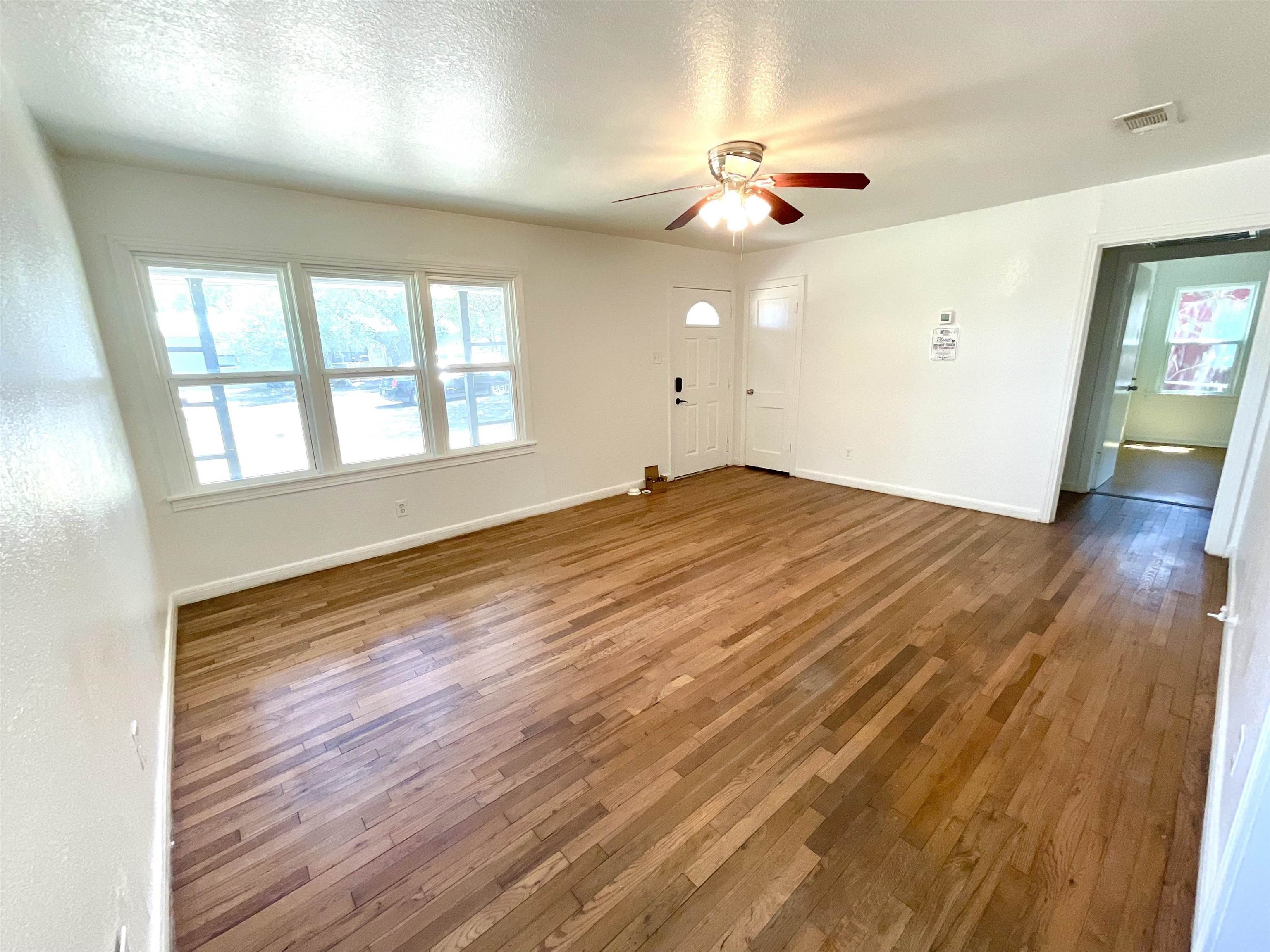 1007 Flag St – photo 2