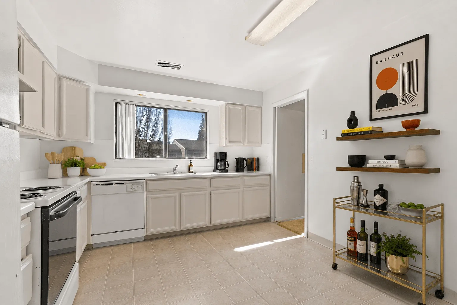 Legacy Place Apartments - Southfield, MI – photo 2