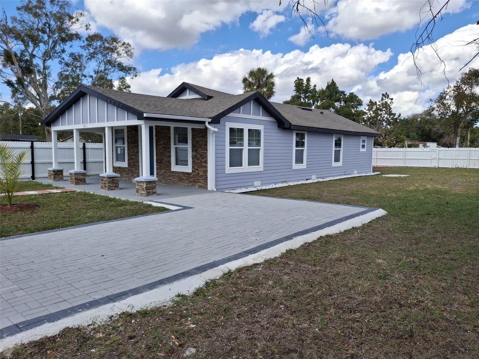 825 3rd St – photo 3