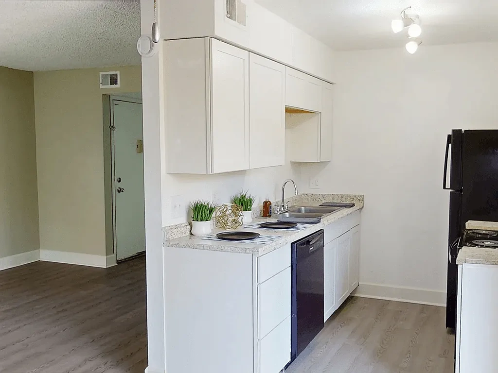 Meadow Lark Apartments – photo 2