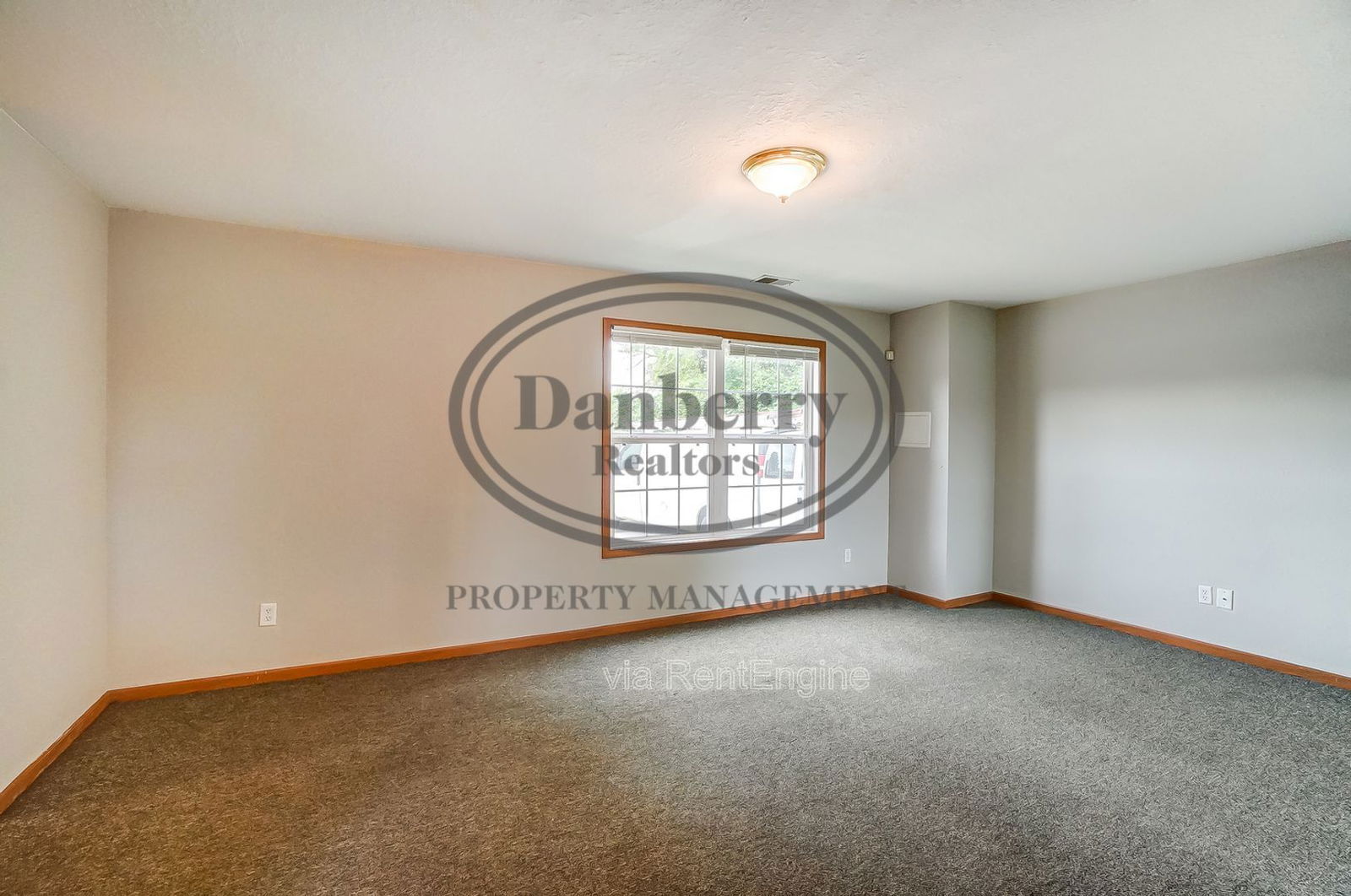1103 N Byrne Rd – photo 4