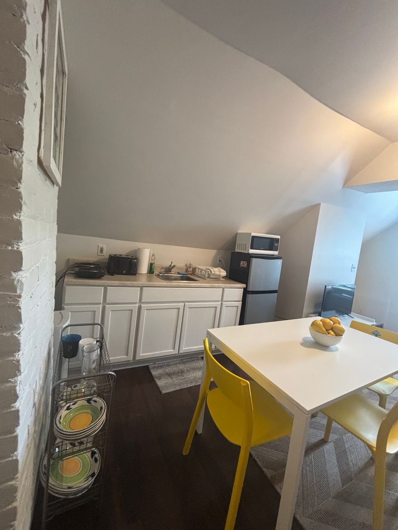 11710 Buckingham Ave unit 3rd Floor – photo 2