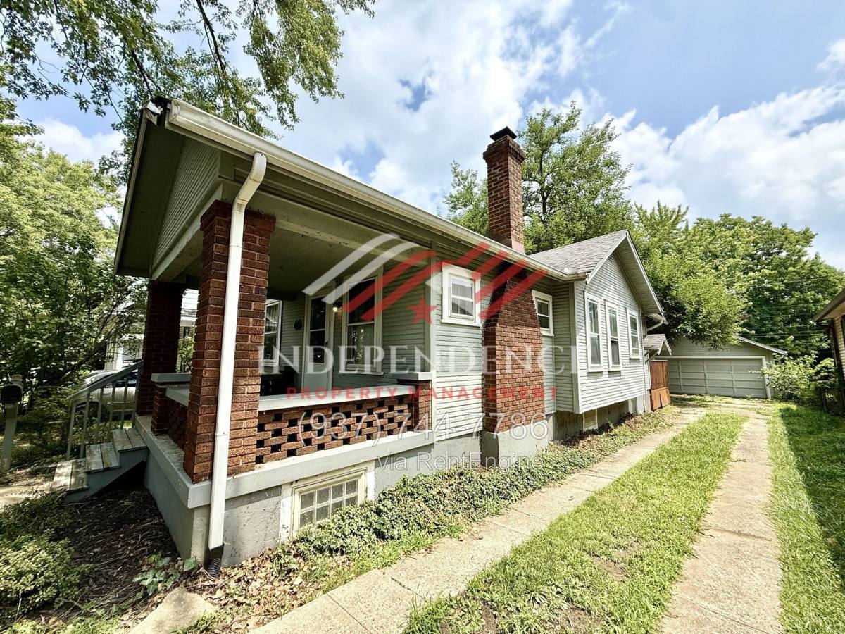2720 Dwight Ave – photo 2