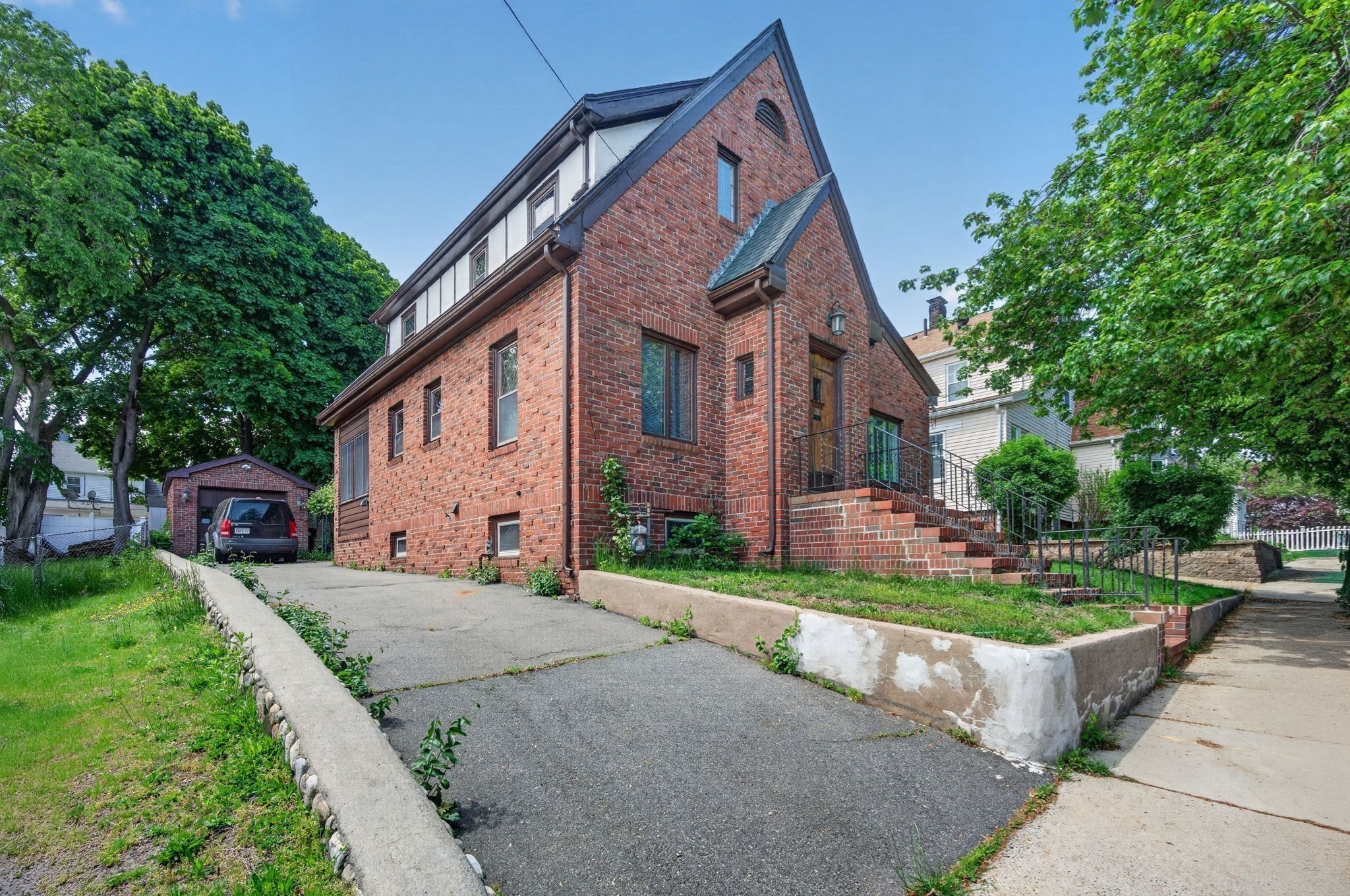 28 Thurlow Ave – photo 1