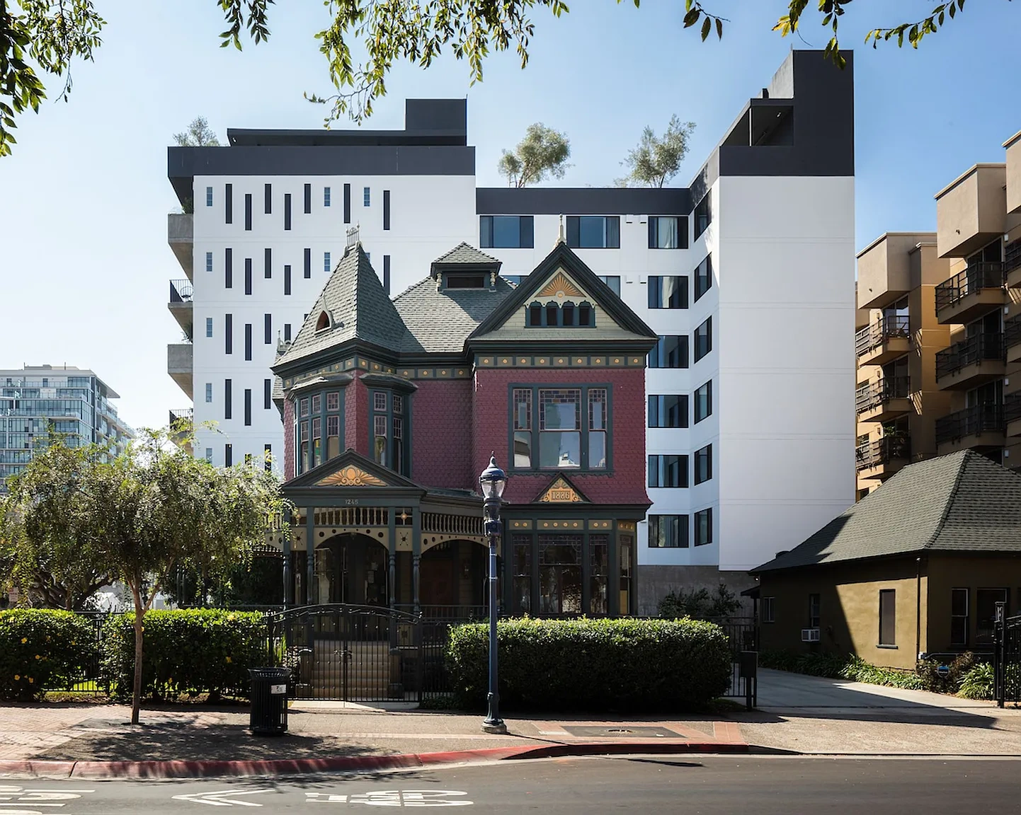 Ezabelle Apartments San Diego – photo 1