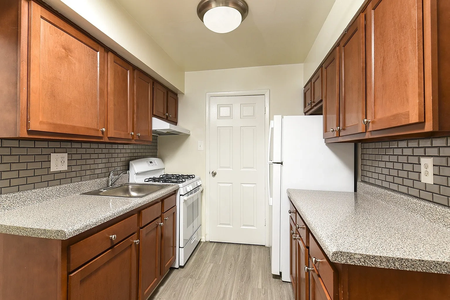 Middle River Townhomes – photo 5