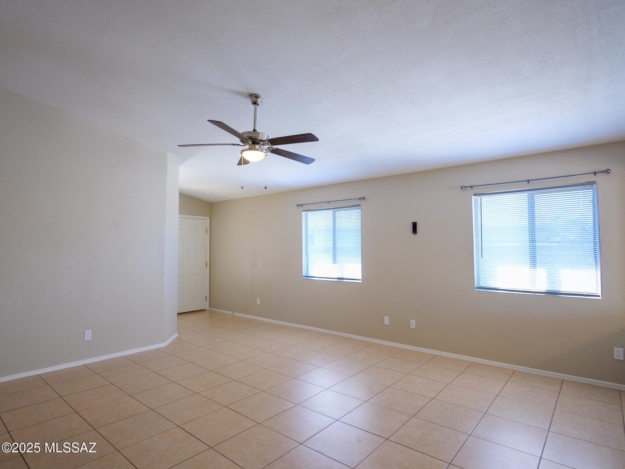 1672 W Wood Crest Ct – photo 3
