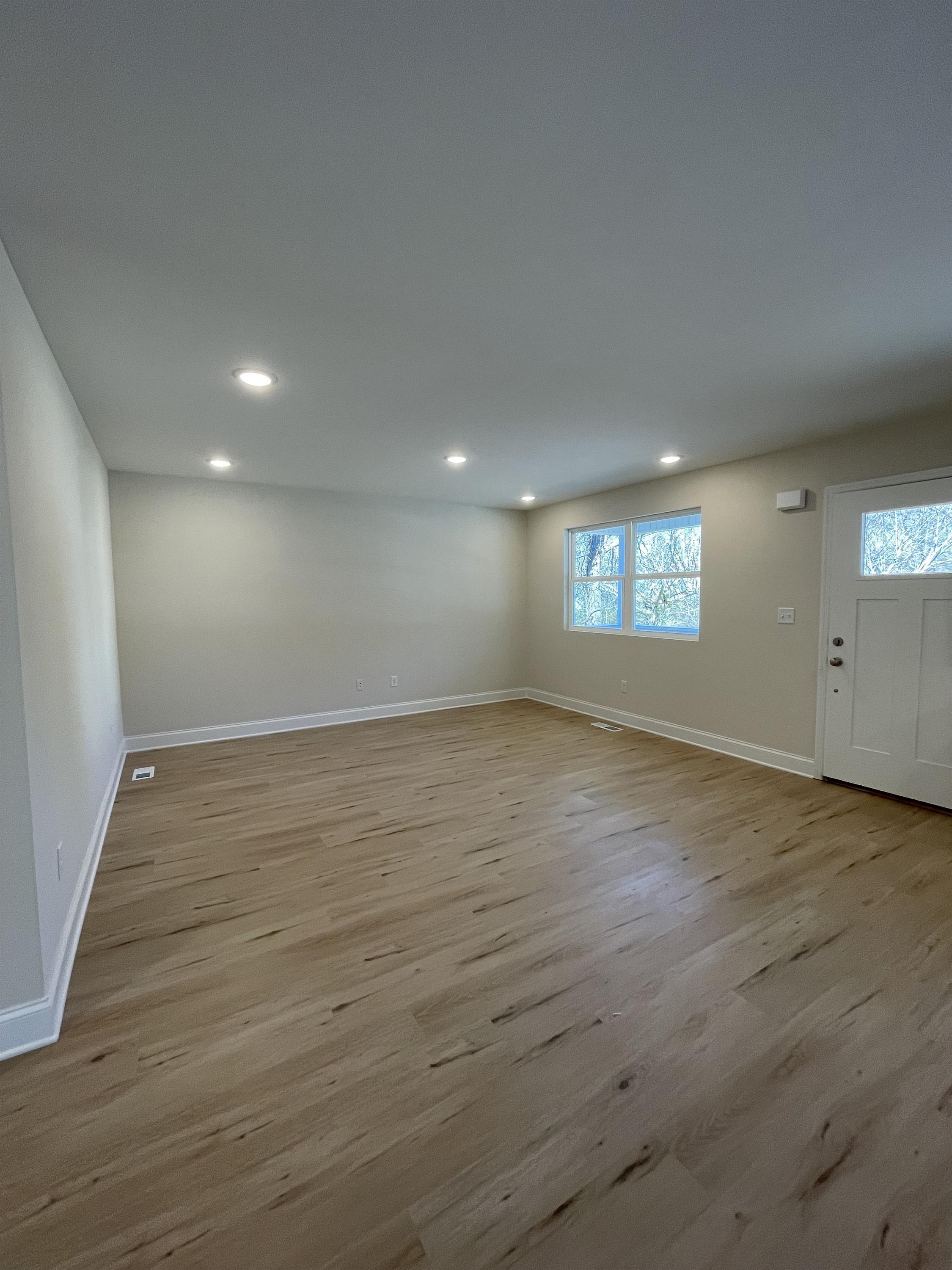 2405 Harley St – photo 2
