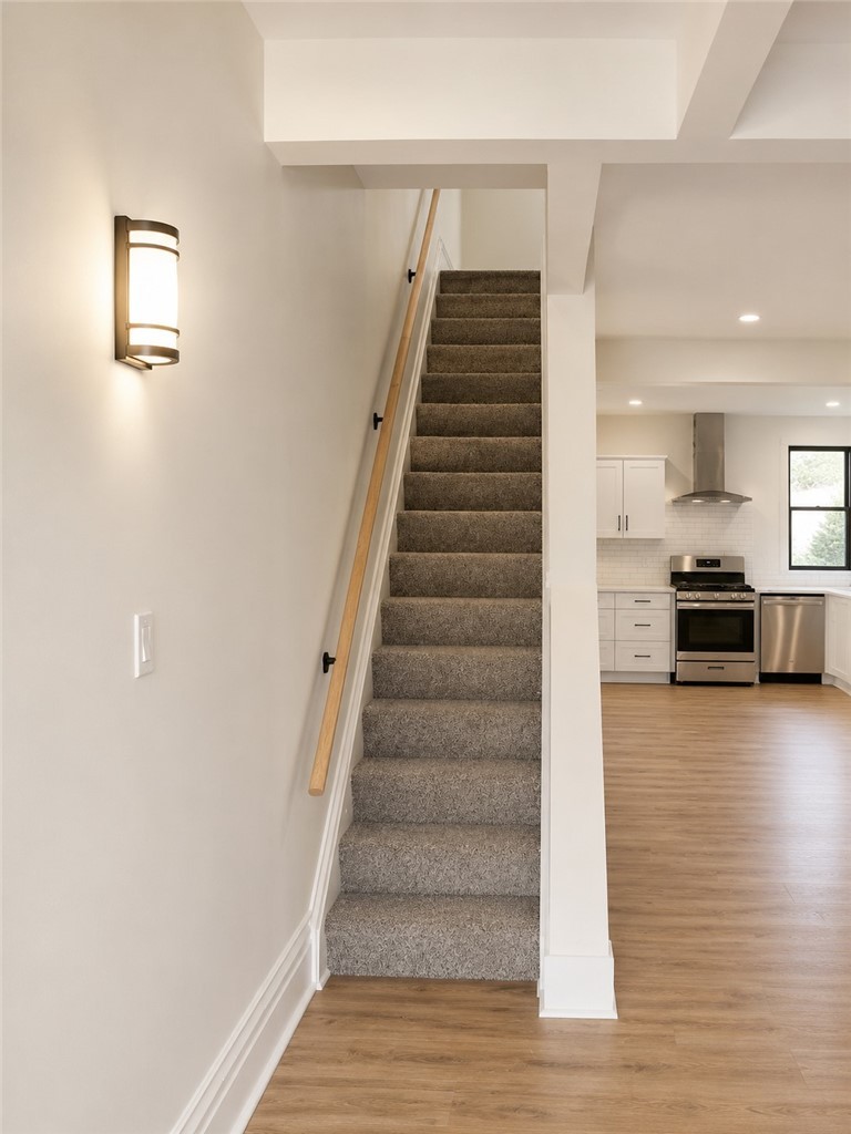 212 21st St – photo 2