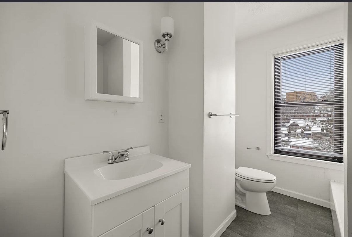 62 Maytide St unit Unit 2 – photo 5