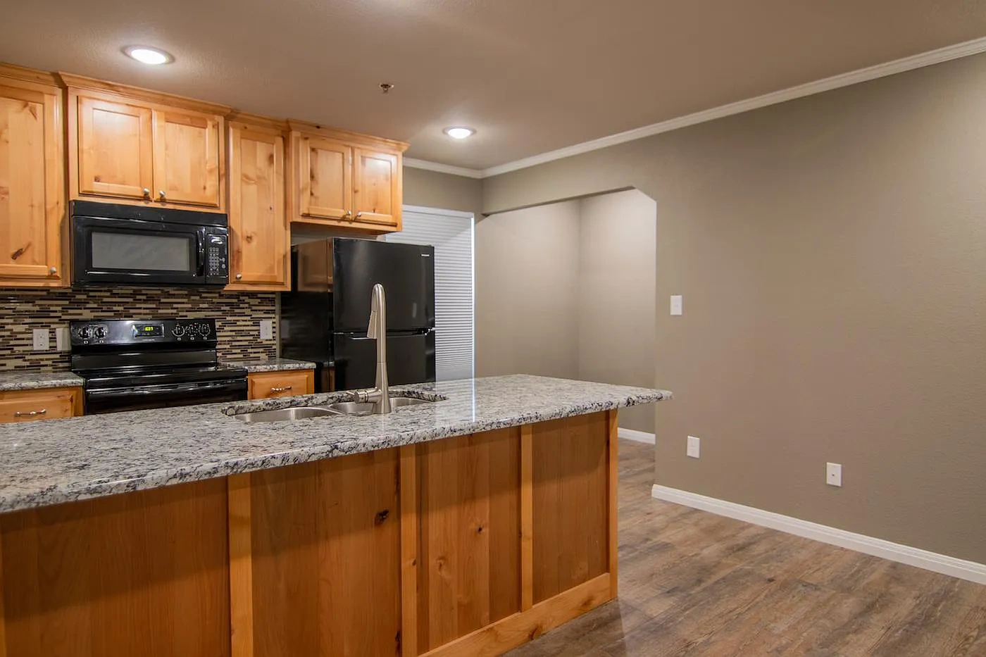 Creekside Apartments – photo 3