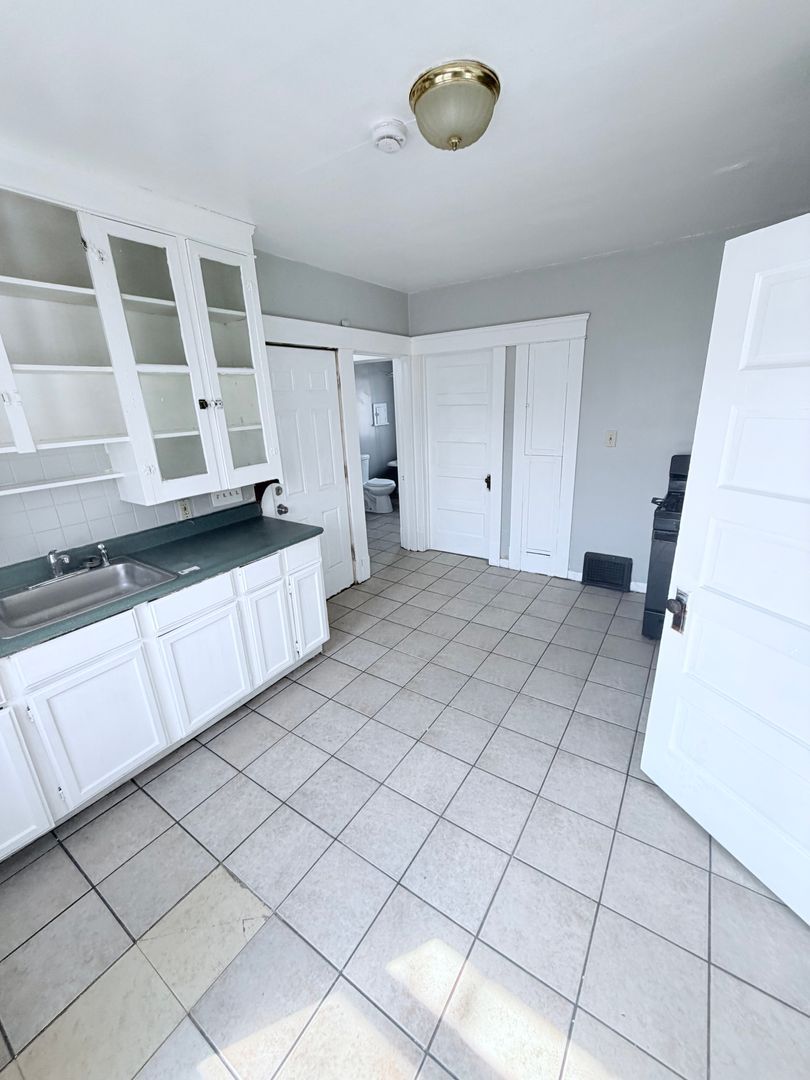 1114 E 64th St unit Unit 3 – photo 4
