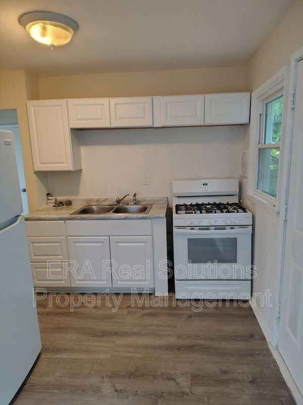 4245 Leeper St – photo 3