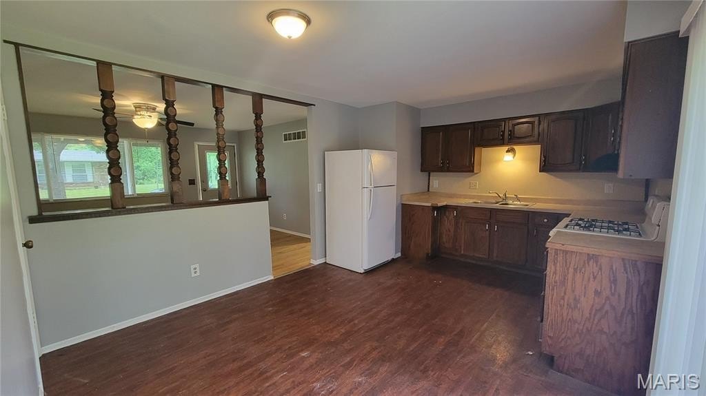 800 Laredo Ave – photo 5