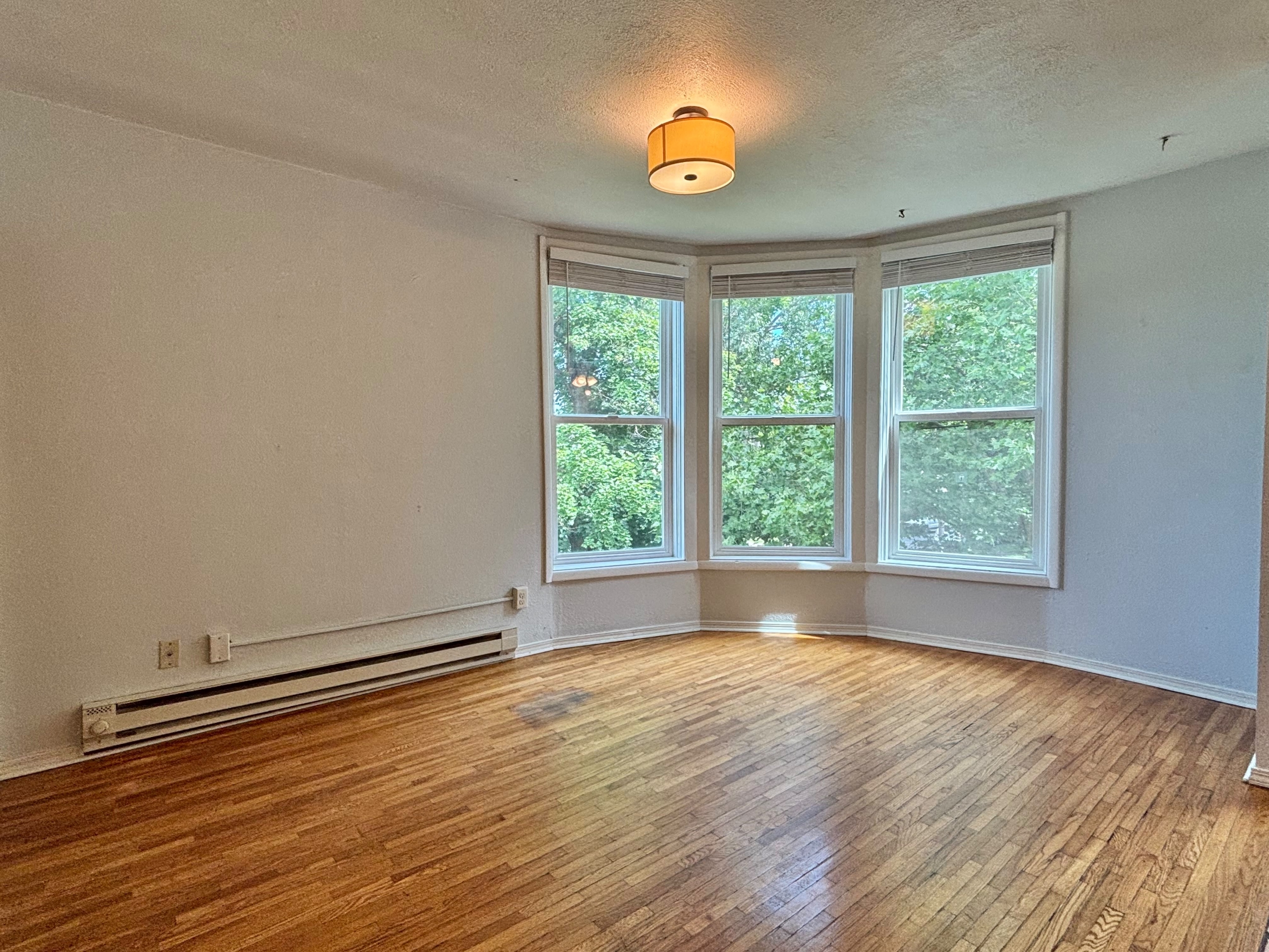 176 S Chestnut St – photo 3