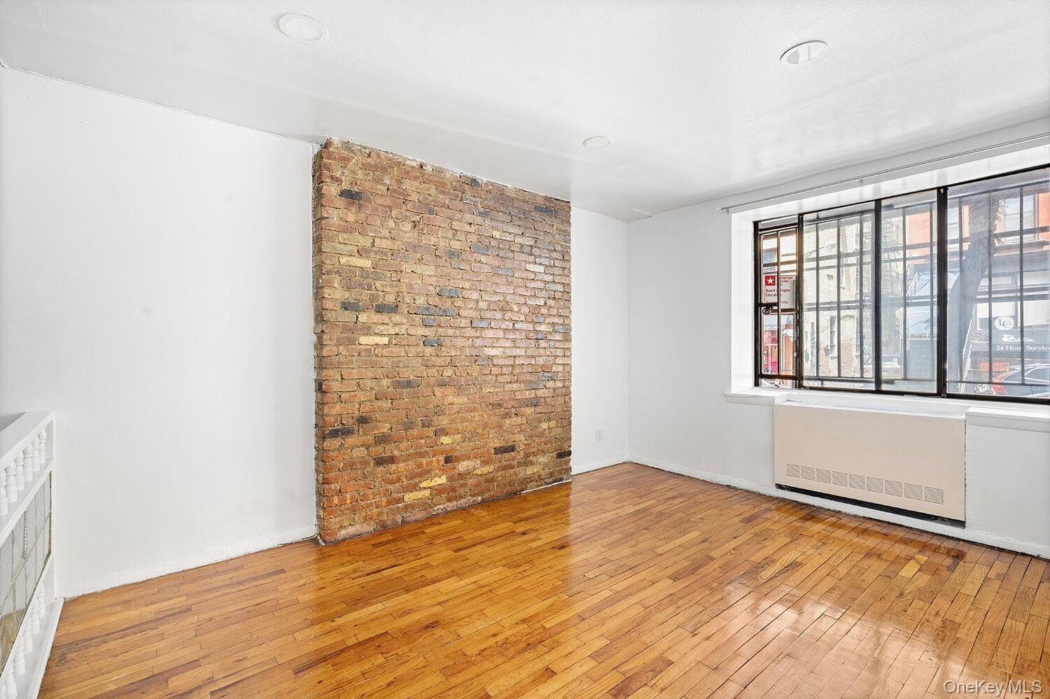 160 E 26th St #1G – photo 2