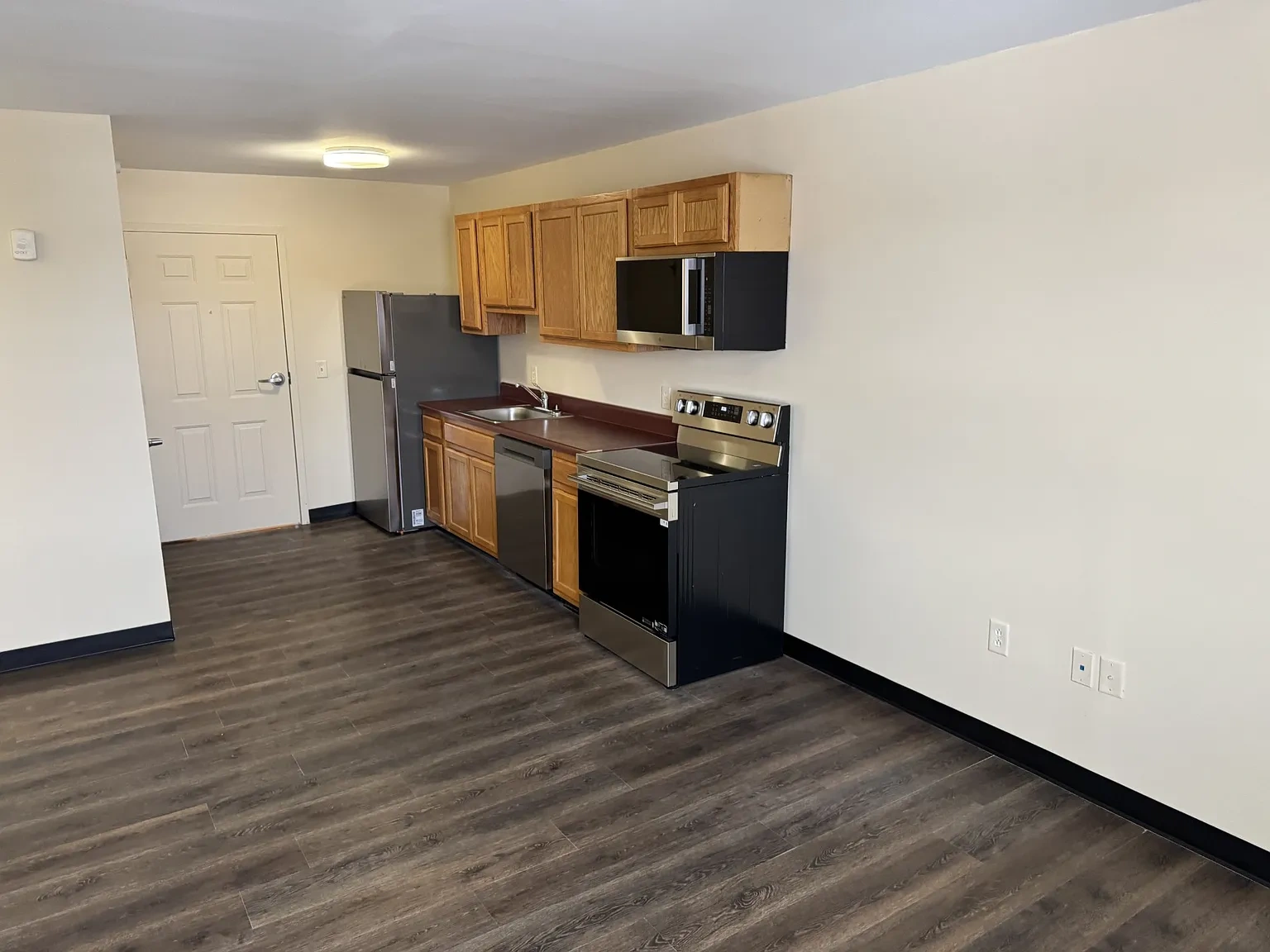 College Suites at Cortland (Coming Soon Residence at Seven Valleys) – photo 4