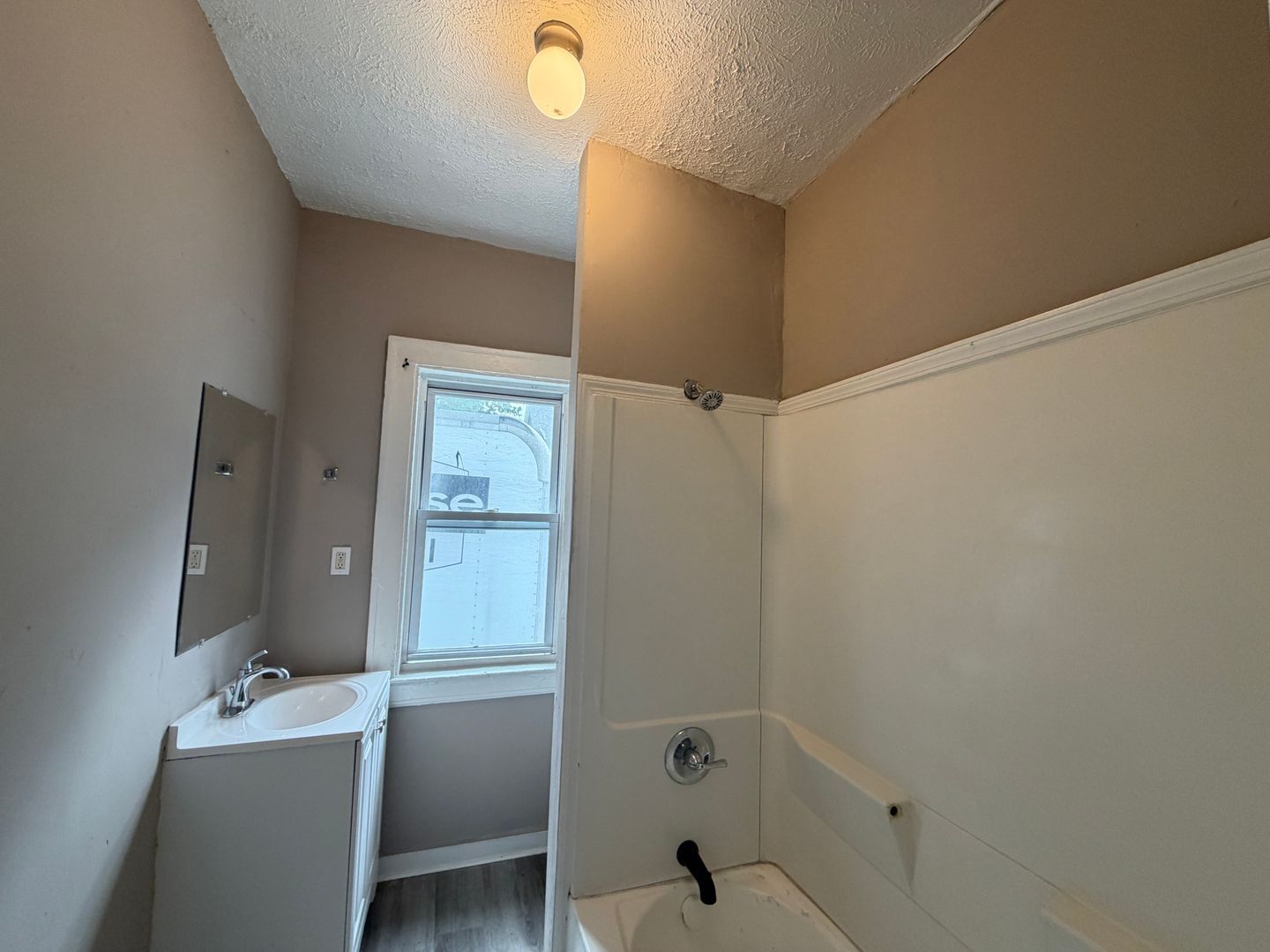 10703 Lee Ave unit APT 1 – photo 4