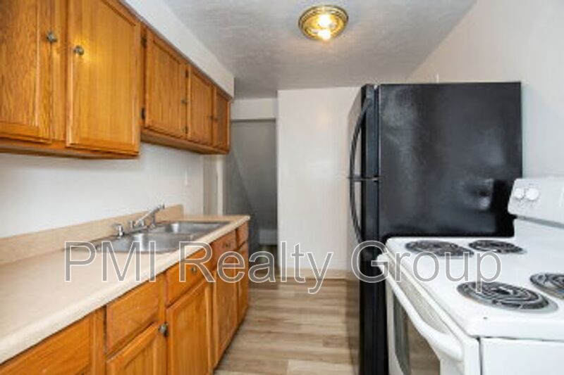 25141 Treadwell Ave – photo 2