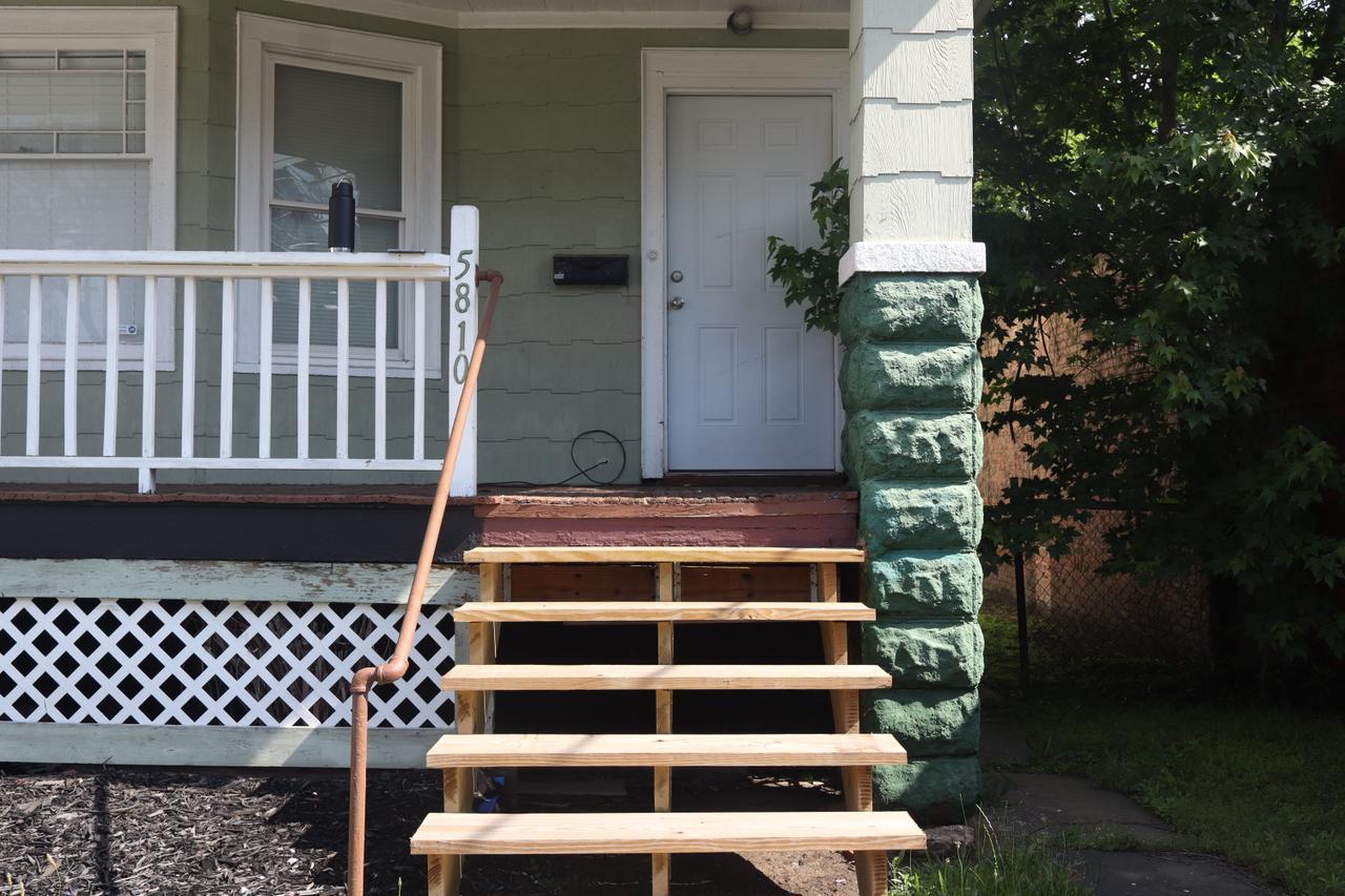 5810 Bridge Ave – photo 2