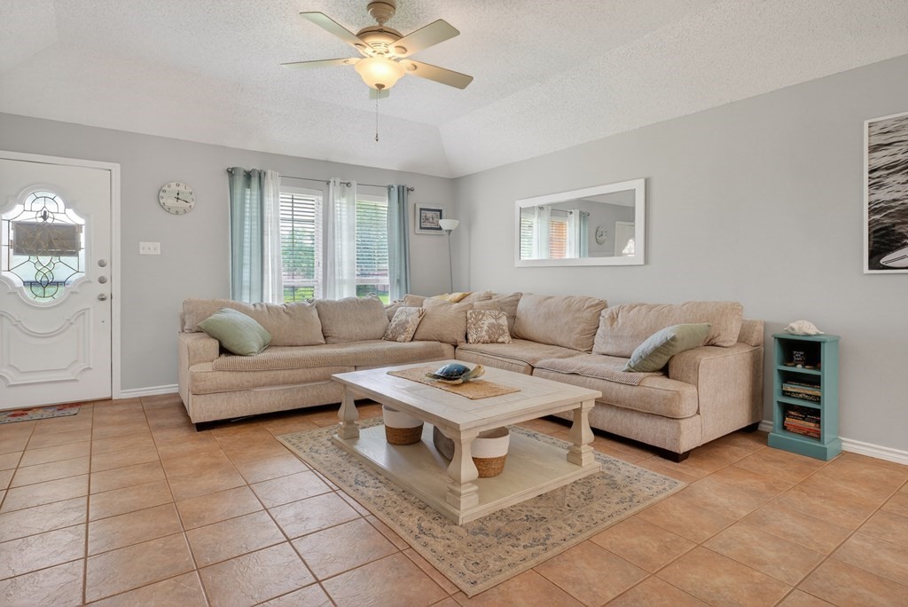 2300 Naples Dr – photo 4