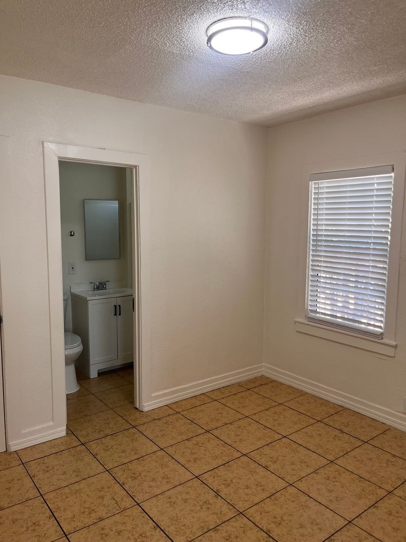 361 W 16th St unit A – photo 5