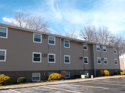 293 Maplewood Dr unit 293-301 – photo 1