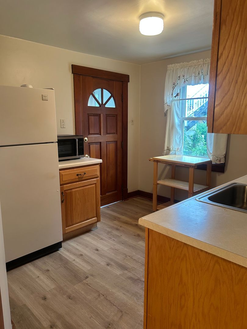 728 7th St – photo 3