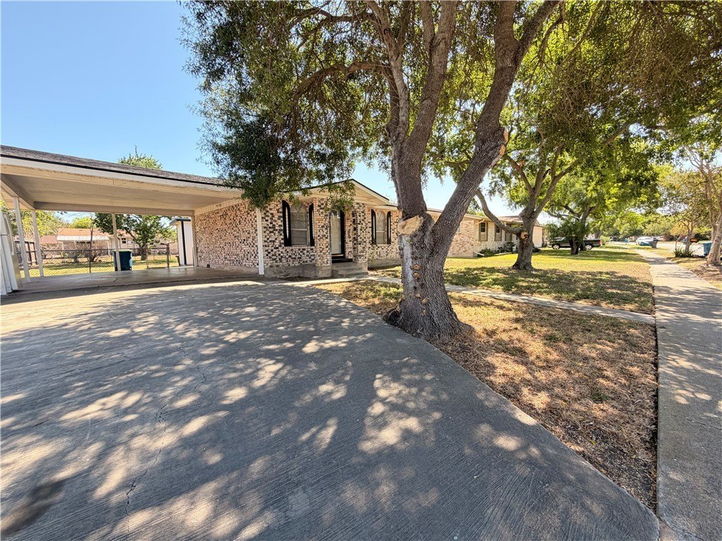 1018 Northcliff Dr – photo 2