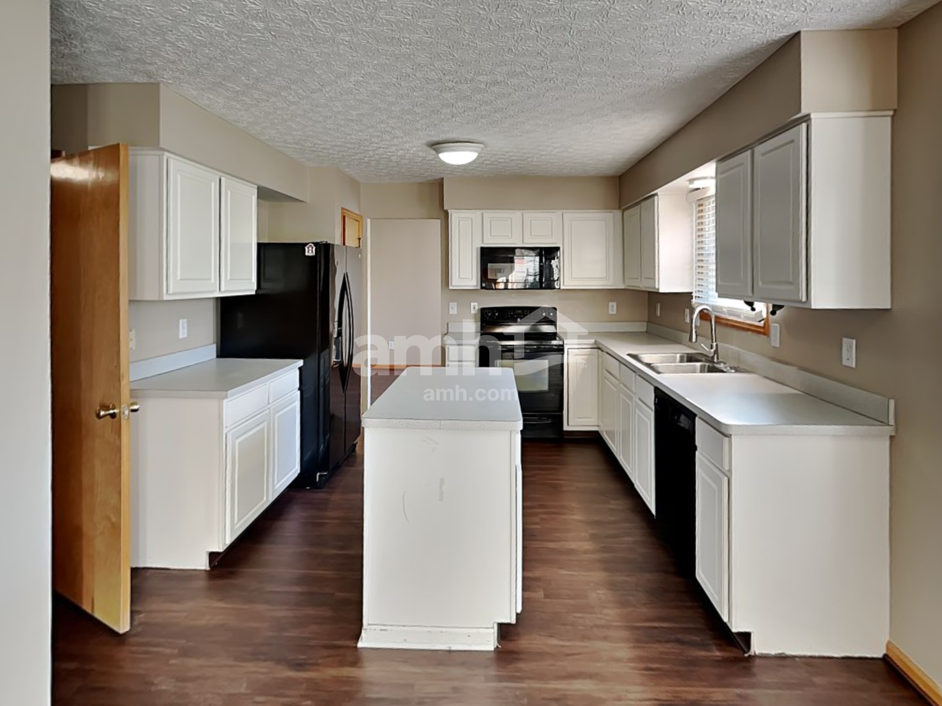 2403 Hutcheson Ct – photo 4