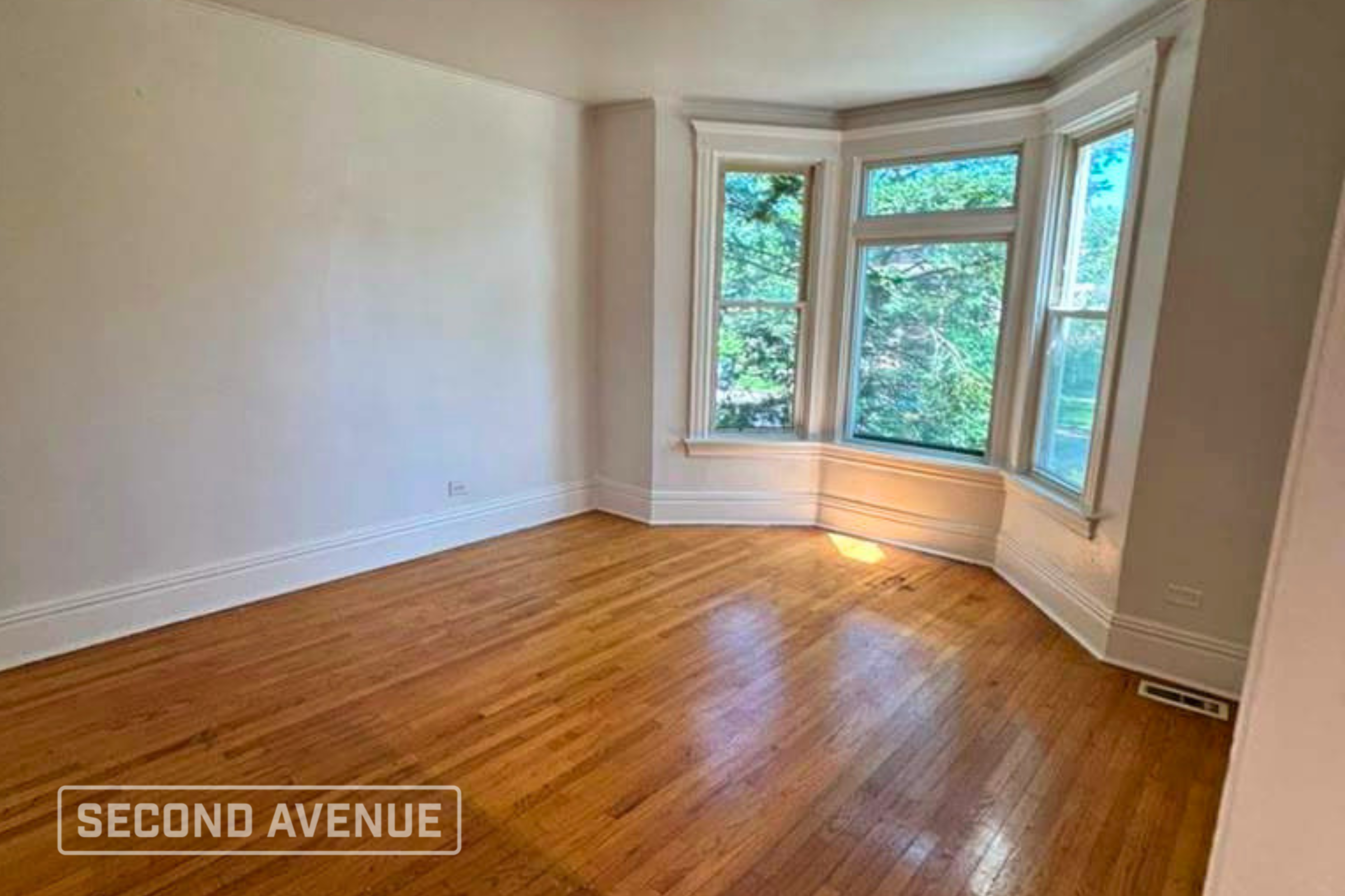 9424 S Champlain Ave – photo 4