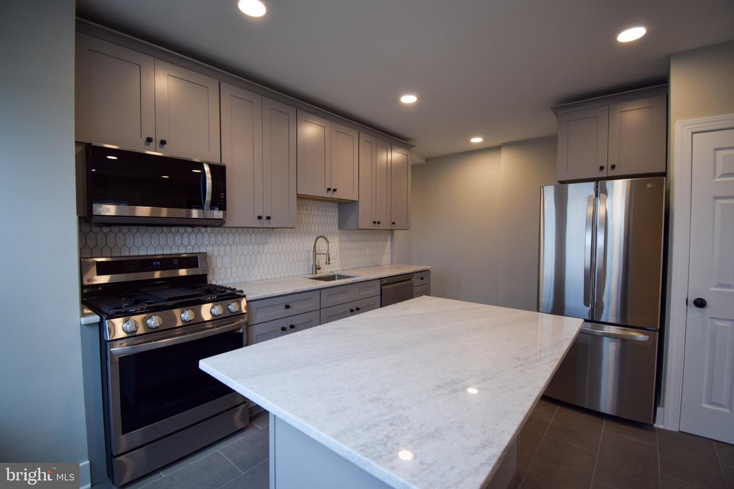 207 Paxson Ave – photo 3