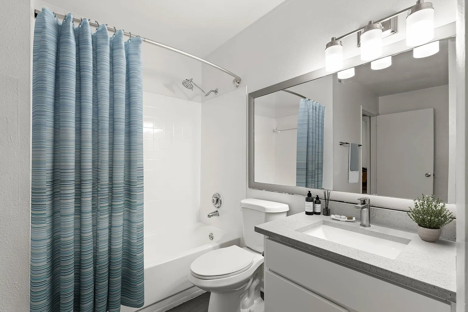 Avana Lakeview – photo 3
