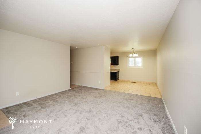 25120 Sandhurst Rd – photo 5
