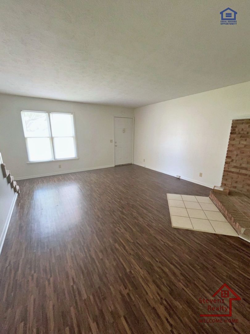 313 Oriole Dr – photo 2