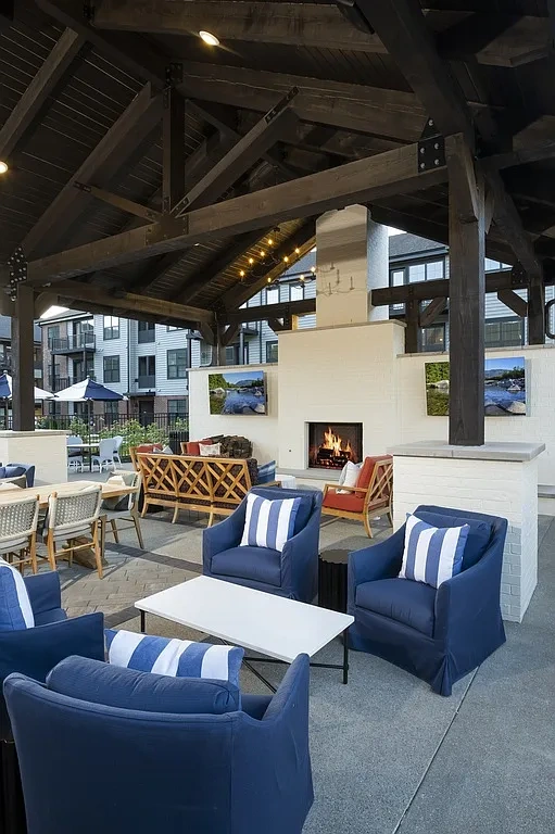Maison Apartments – photo 1