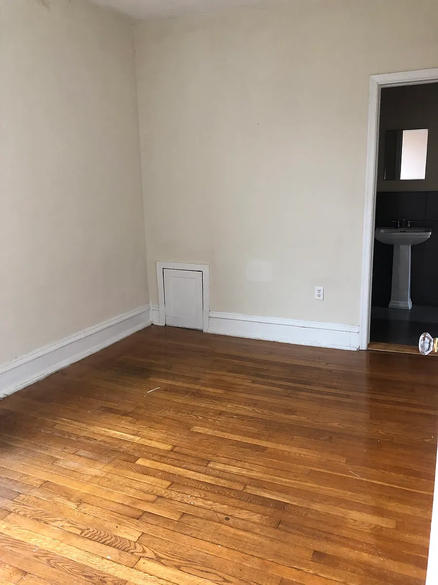 West Grace Apts – photo 1