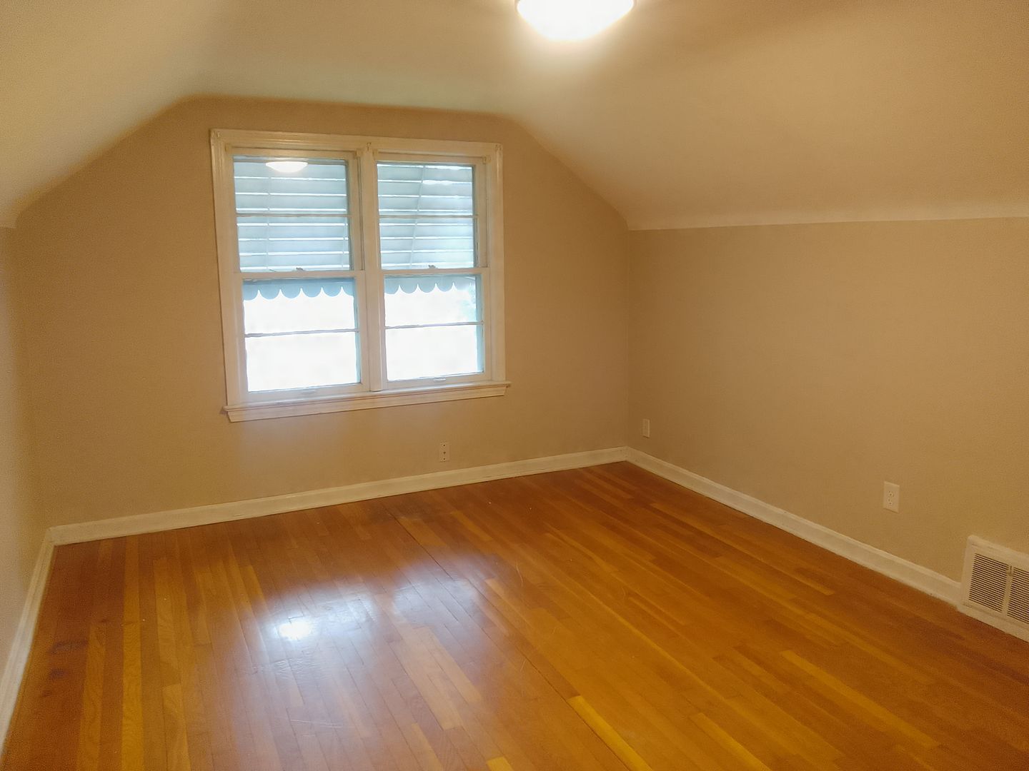 1649 SOM Center Road – photo 3