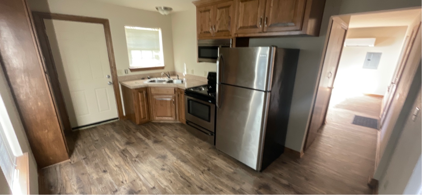 312 W Main St – photo 4
