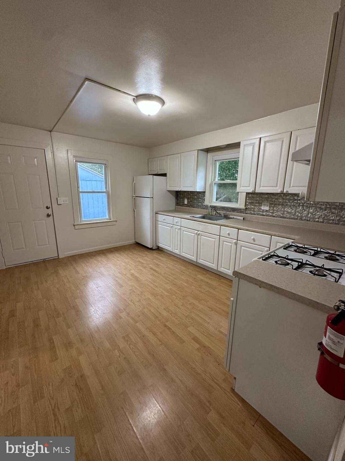 104 S Pearl St – photo 3