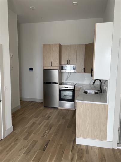299 Main St unit 7 – photo 2