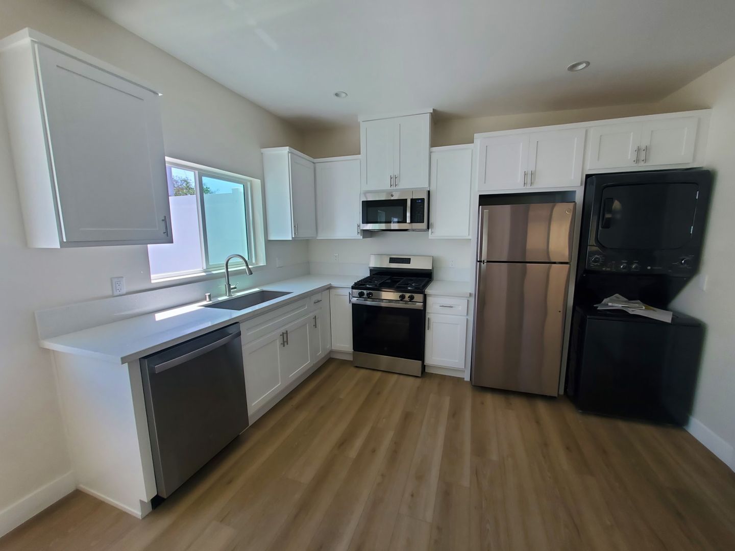 2323 Lemon Ave unit 2323 1/2 B – photo 4