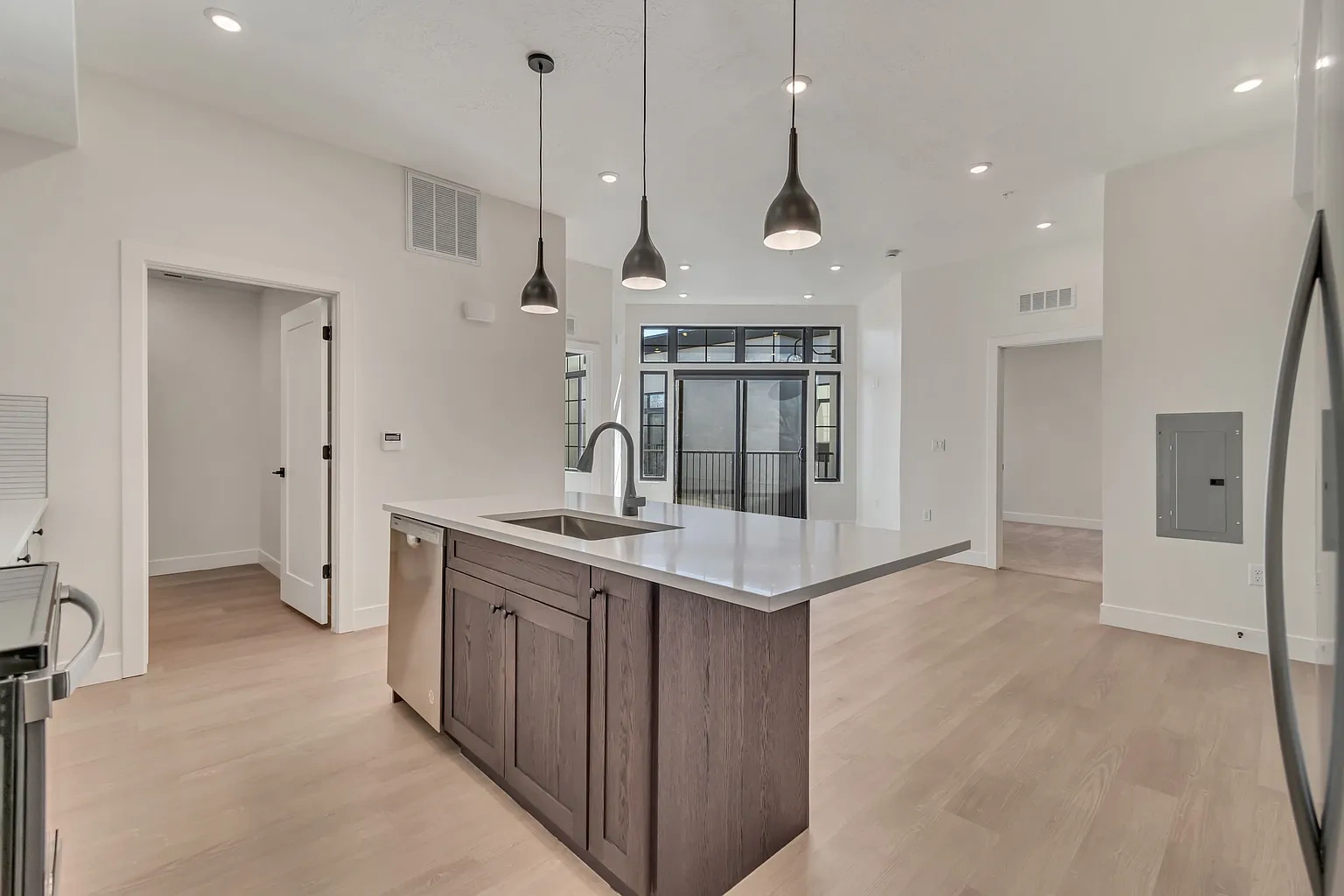 Corner & 6th – Floor plan