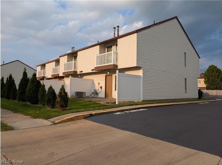 1565 Whitehall Blvd – photo 3